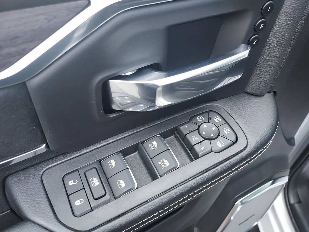New 2026 RAM 2500 Laramie AWD/4WD image 19