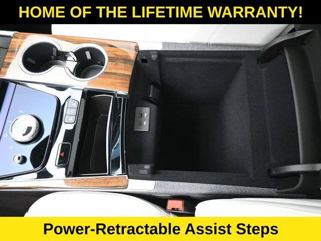 Used 2025 Cadillac Escalade Sport Platinum w/ LPO, Floor Liner Package AWD/4WD image 39