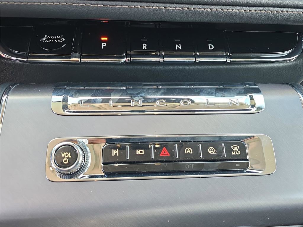 New 2026 Lincoln Aviator AWD image 18