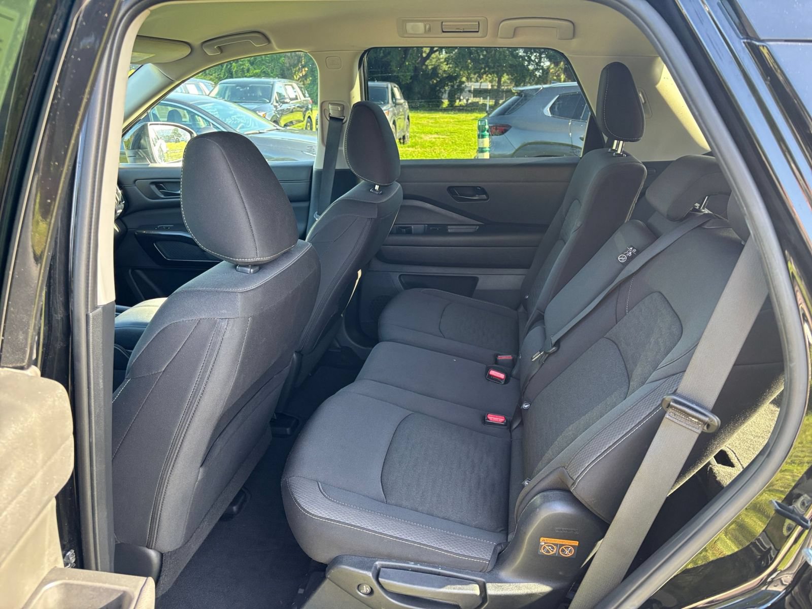 Used 2025 Nissan Pathfinder SV FWD image 27