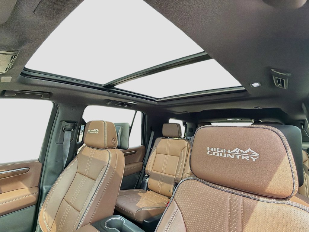 Used 2025 Chevrolet Tahoe High Country AWD/4WD image 25