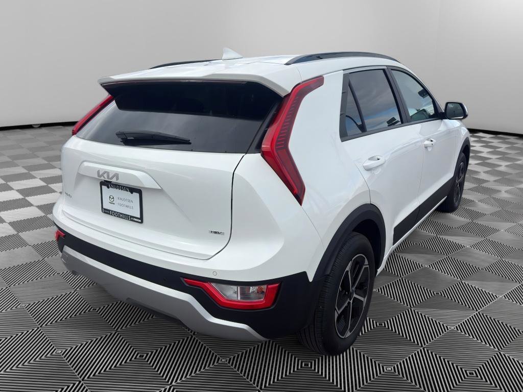 Used 2025 Kia Niro EX image 7