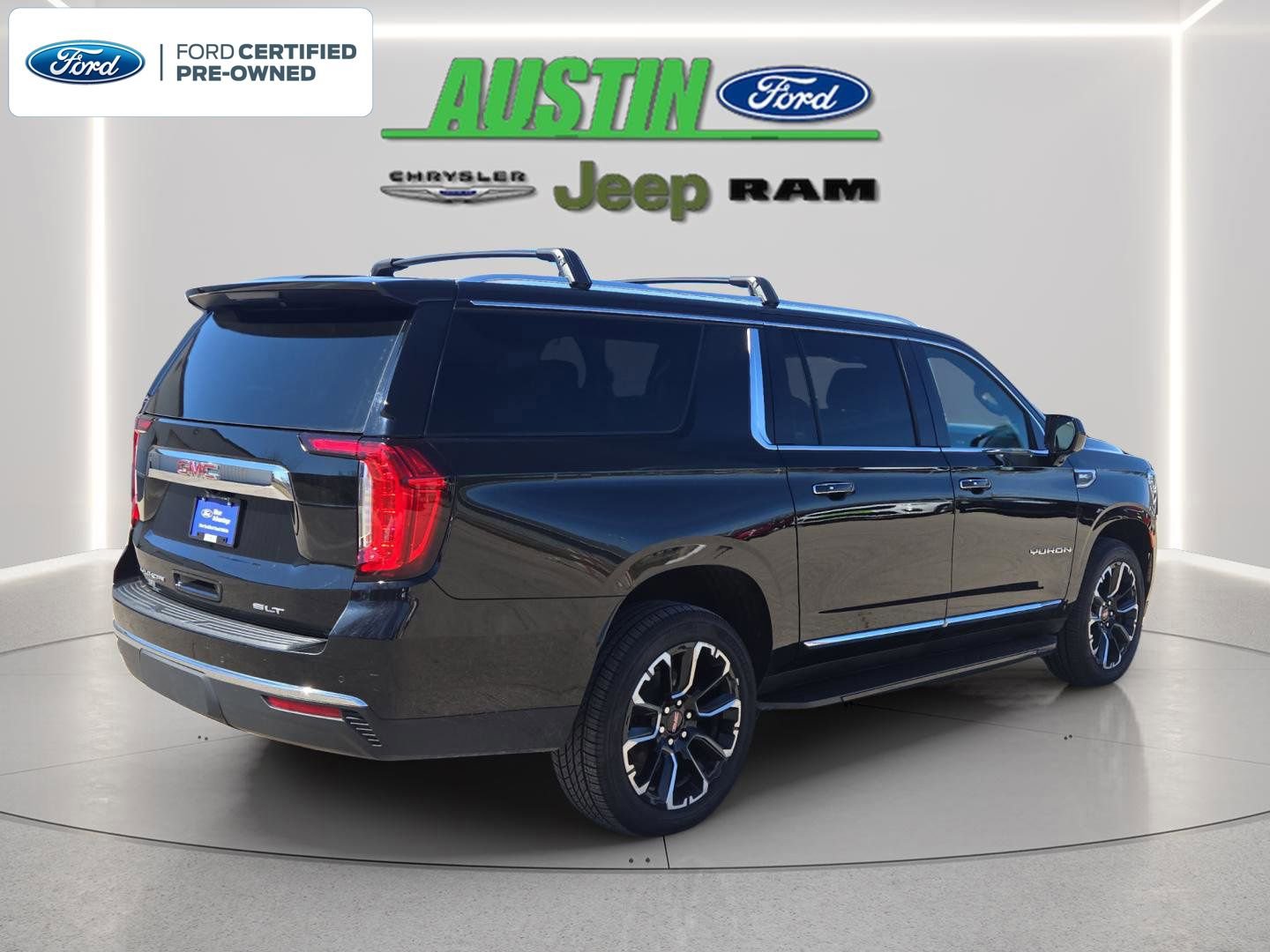 Used 2023 GMC Yukon XL SLT AWD/4WD image 13