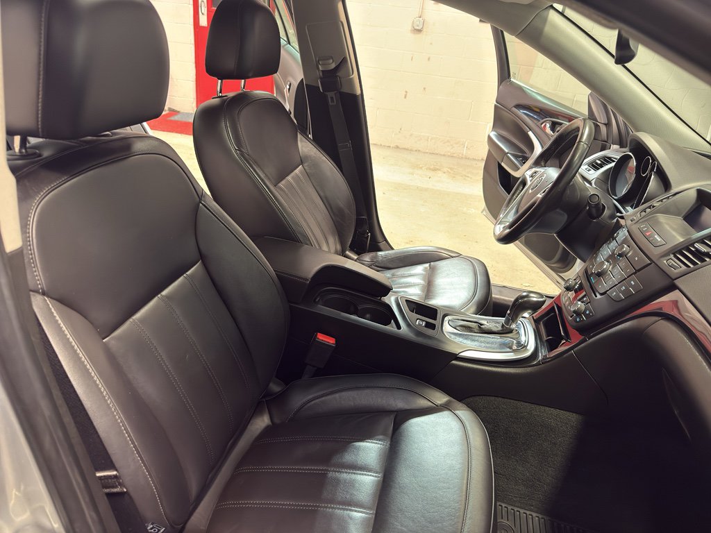 Used 2012 Buick Regal Premium image 22
