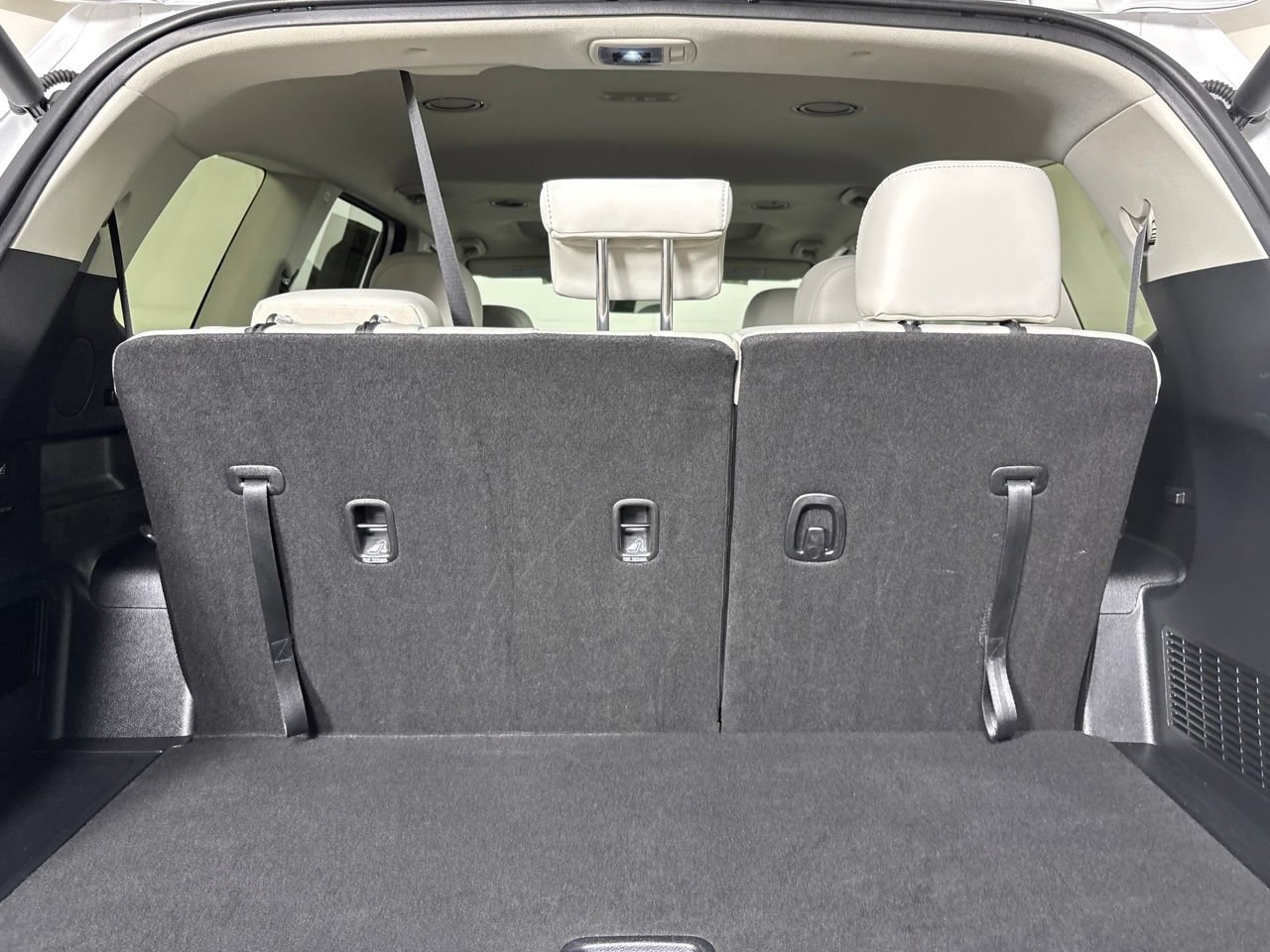 Used 2025 Kia Telluride S FWD image 28