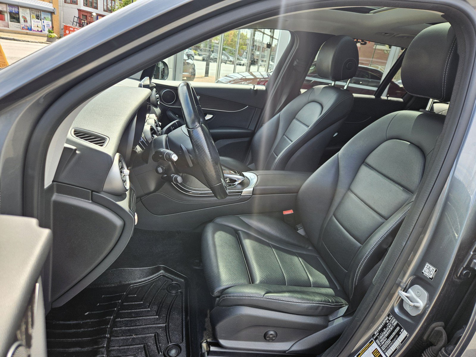 Used 2016 Mercedes-Benz GLC 300 4MATIC image 2