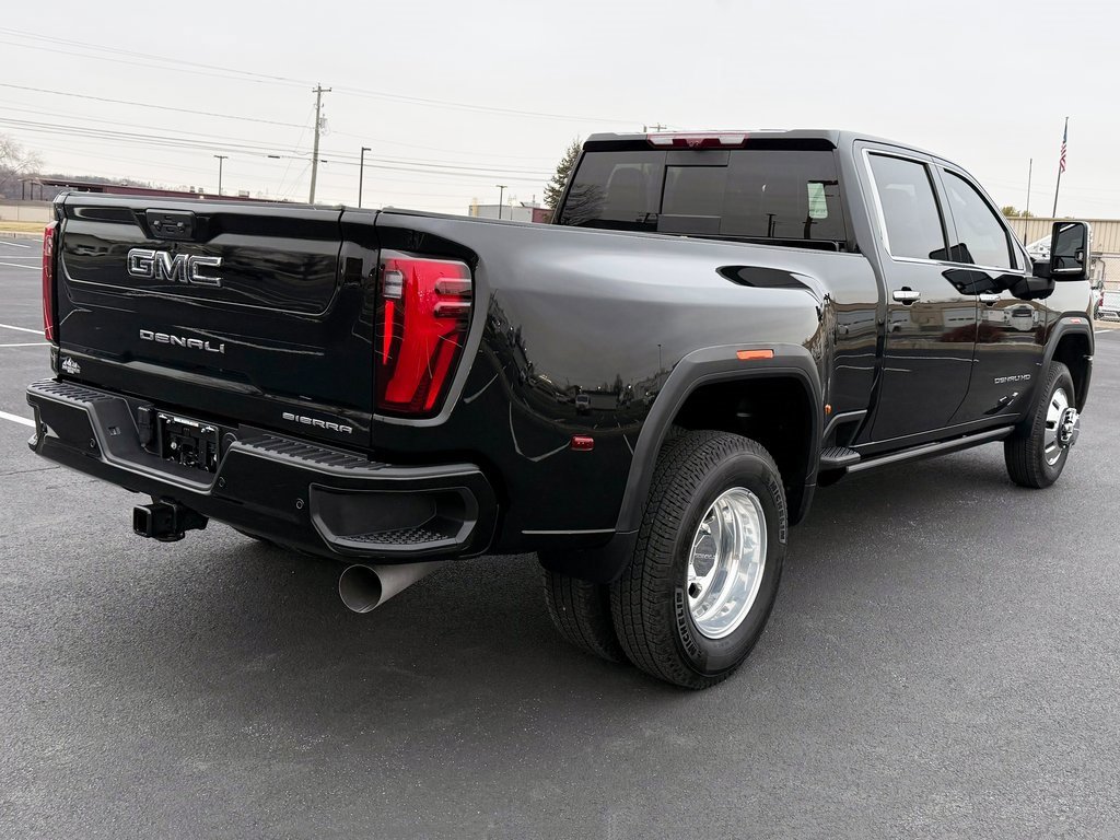 Used 2024 GMC Sierra 3500 Denali Ultimate image 11