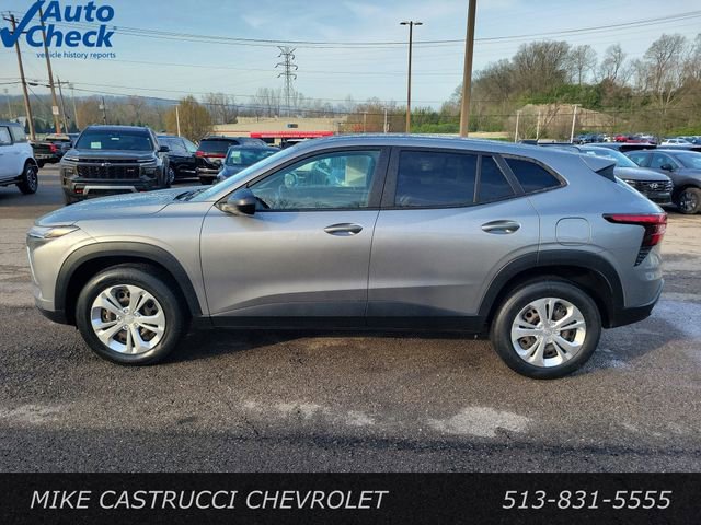 Used 2024 Chevrolet Trax LS image 2