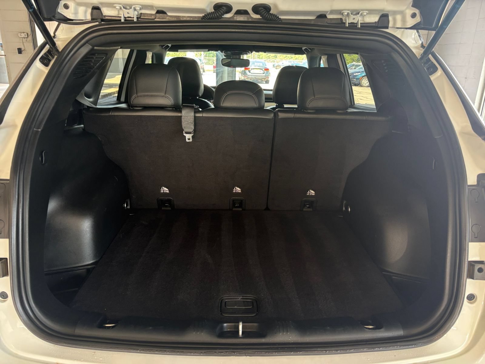 Used 2025 Jeep Compass Limited AWD/4WD image 32