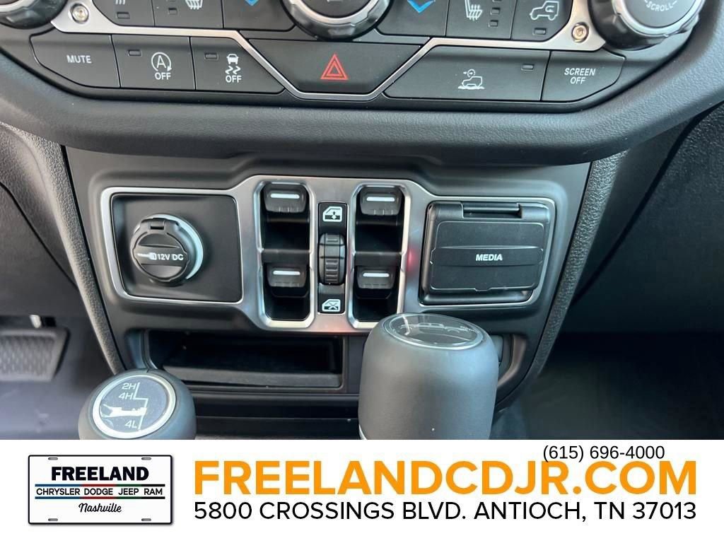 New 2025 Jeep Gladiator Sport image 26