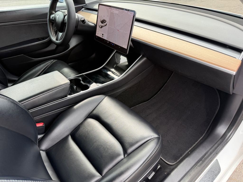 Used 2020 Tesla Model 3 Standard Range image 15