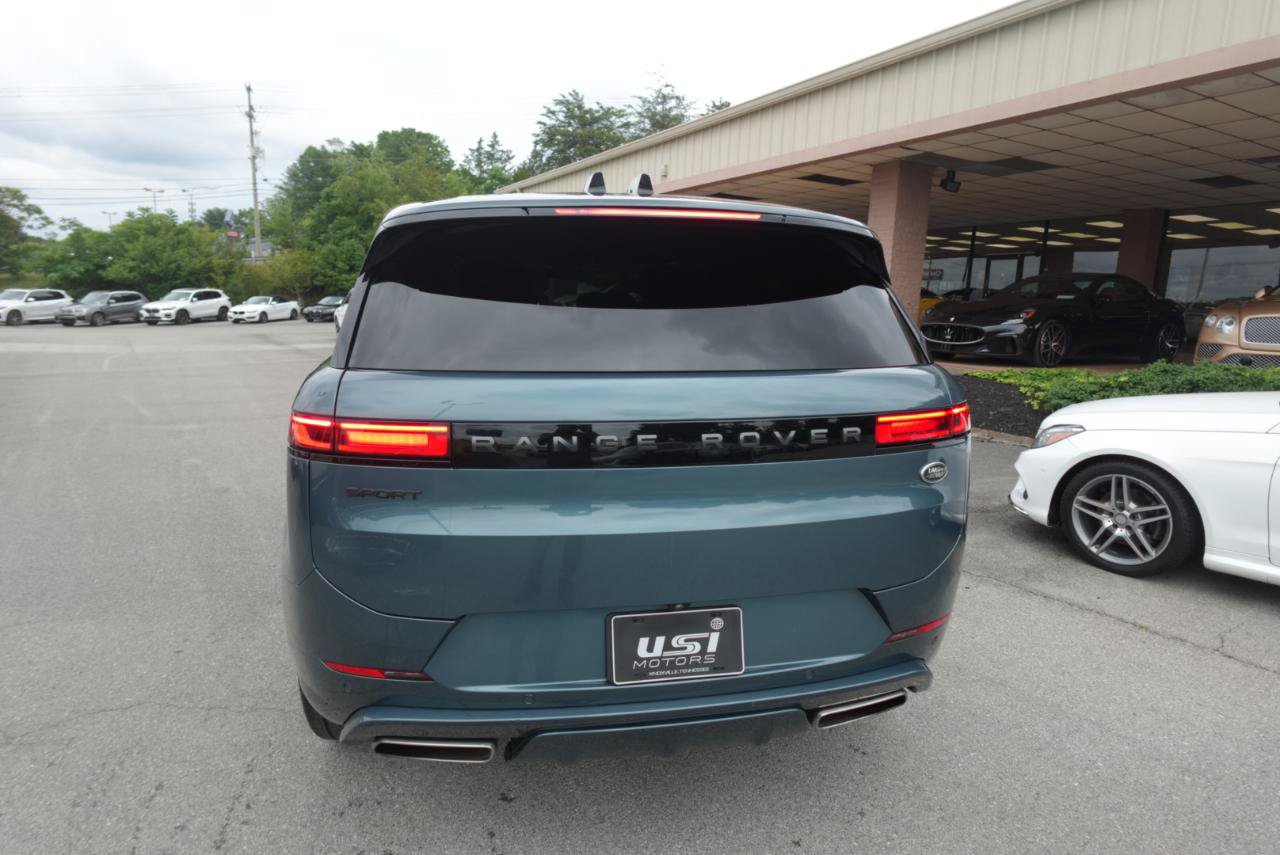 Used 2023 Land Rover Range Rover Sport SE Dynamic AWD/4WD image 3