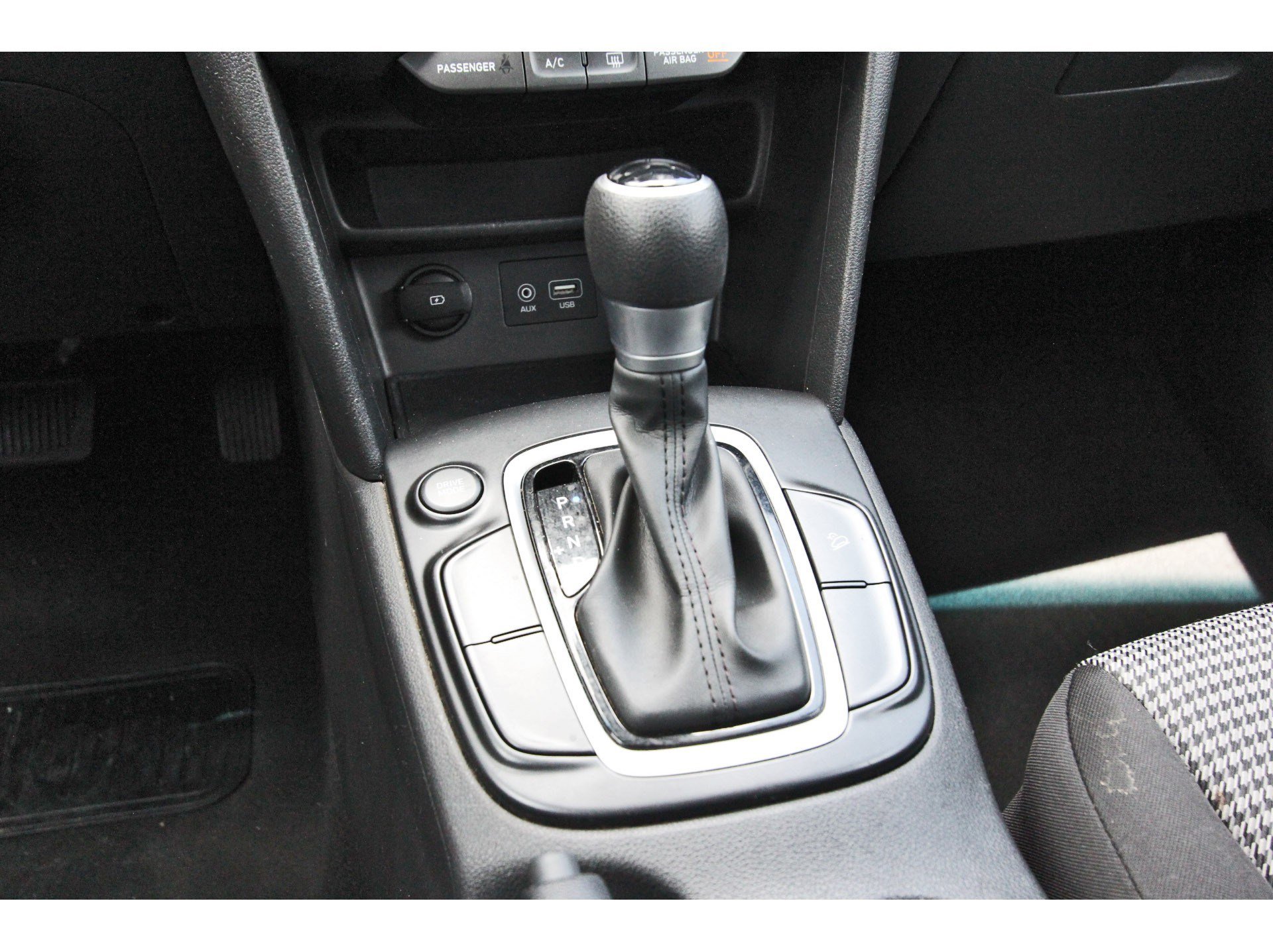 Used 2020 Hyundai Kona SE FWD image 29