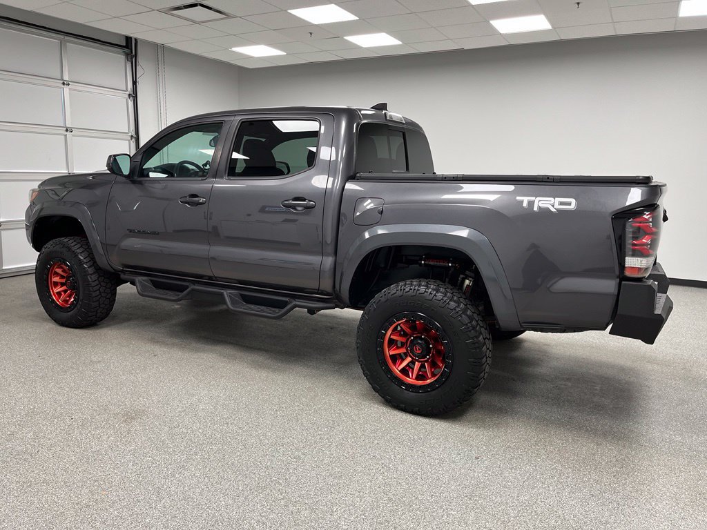 Used 2017 Toyota Tacoma TRD Sport w/ Tow Package (A/T) AWD/4WD image 7