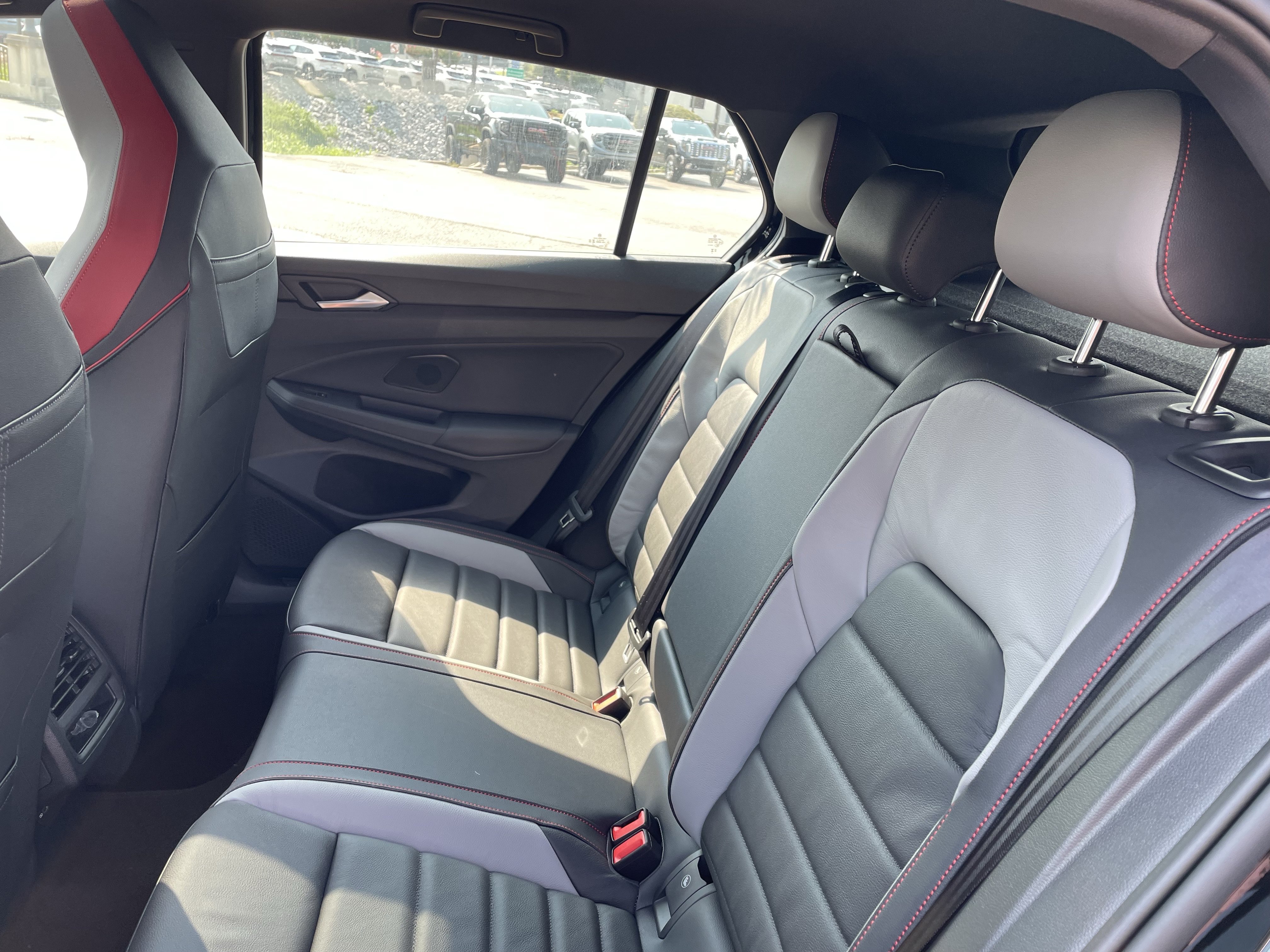 New 2026 Volkswagen GTI SE FWD image 11