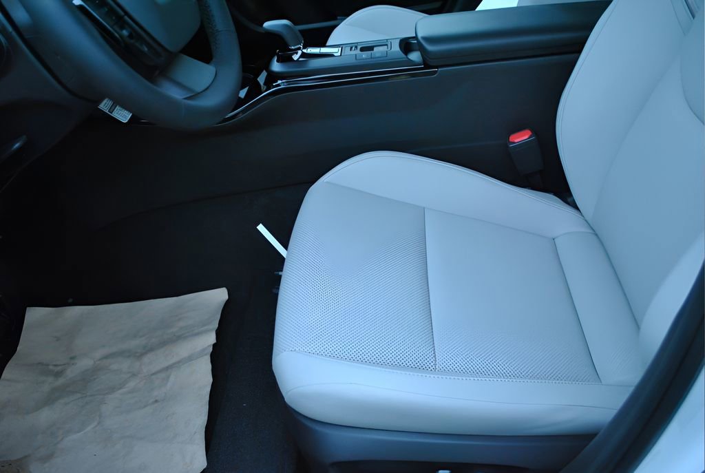 New 2026 Toyota Prius XLE FWD image 7
