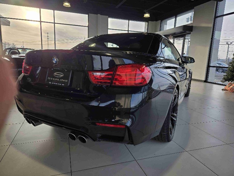 Used 2016 BMW M4 Convertible image 3
