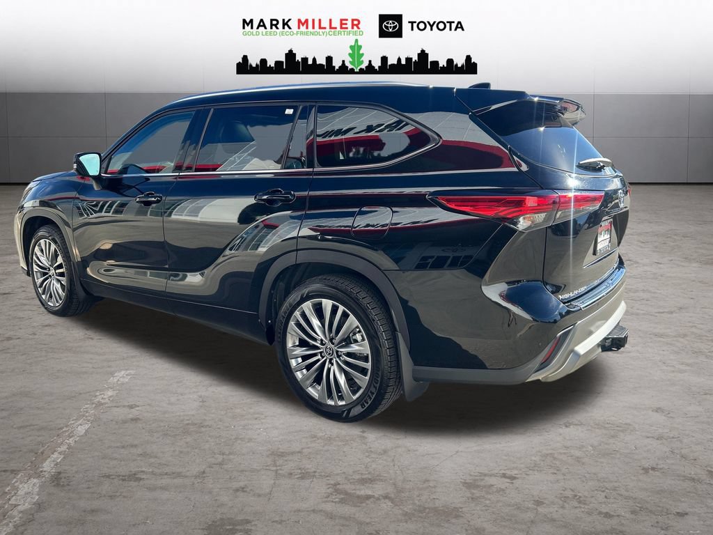 Used 2022 Toyota Highlander Platinum AWD/4WD image 3