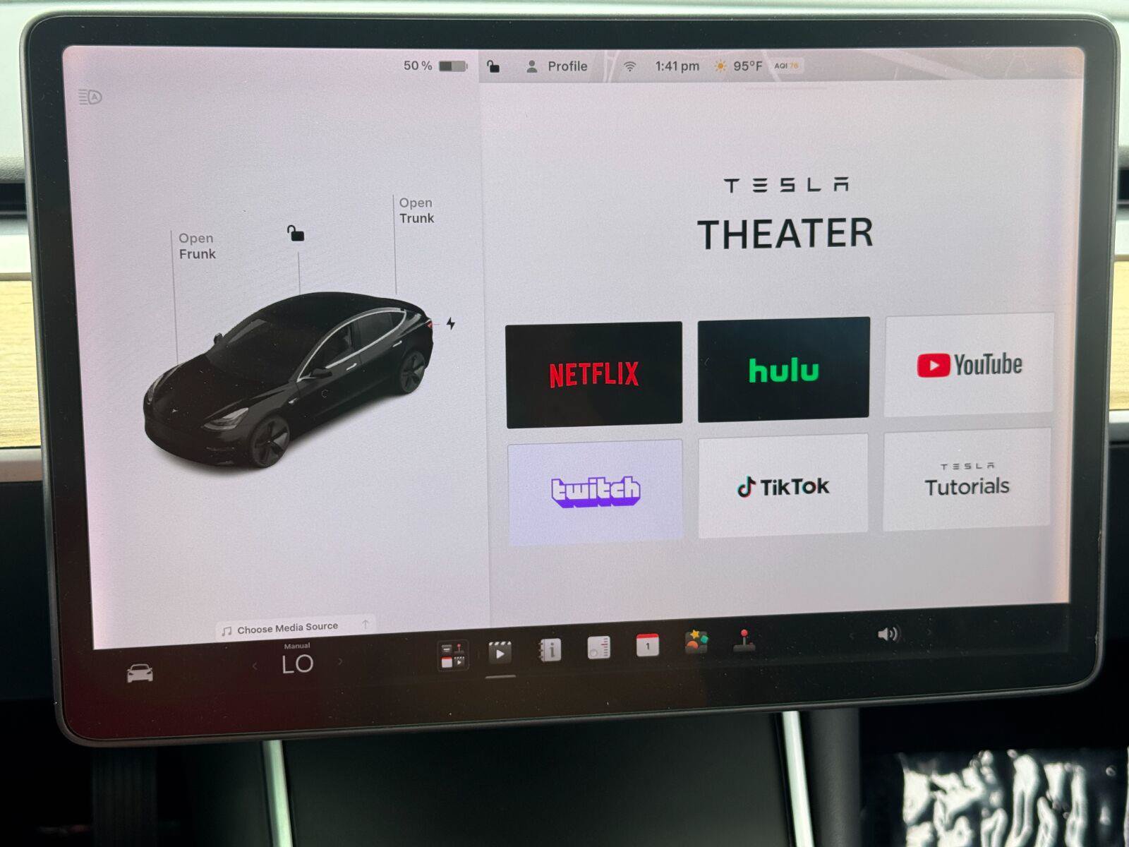 Used 2018 Tesla Model 3 Long Range RWD image 23