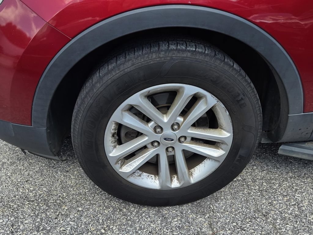 Used 2016 Ford Explorer XLT w/ Equipment Group 202A FWD image 5