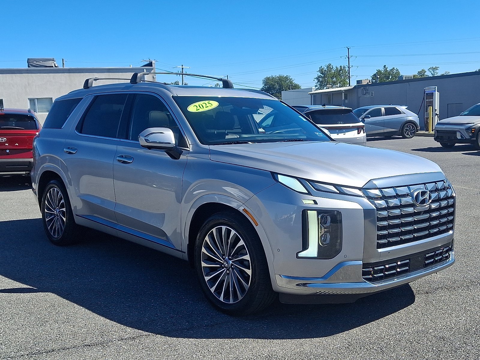 Used 2025 Hyundai Palisade Calligraphy AWD/4WD image 3