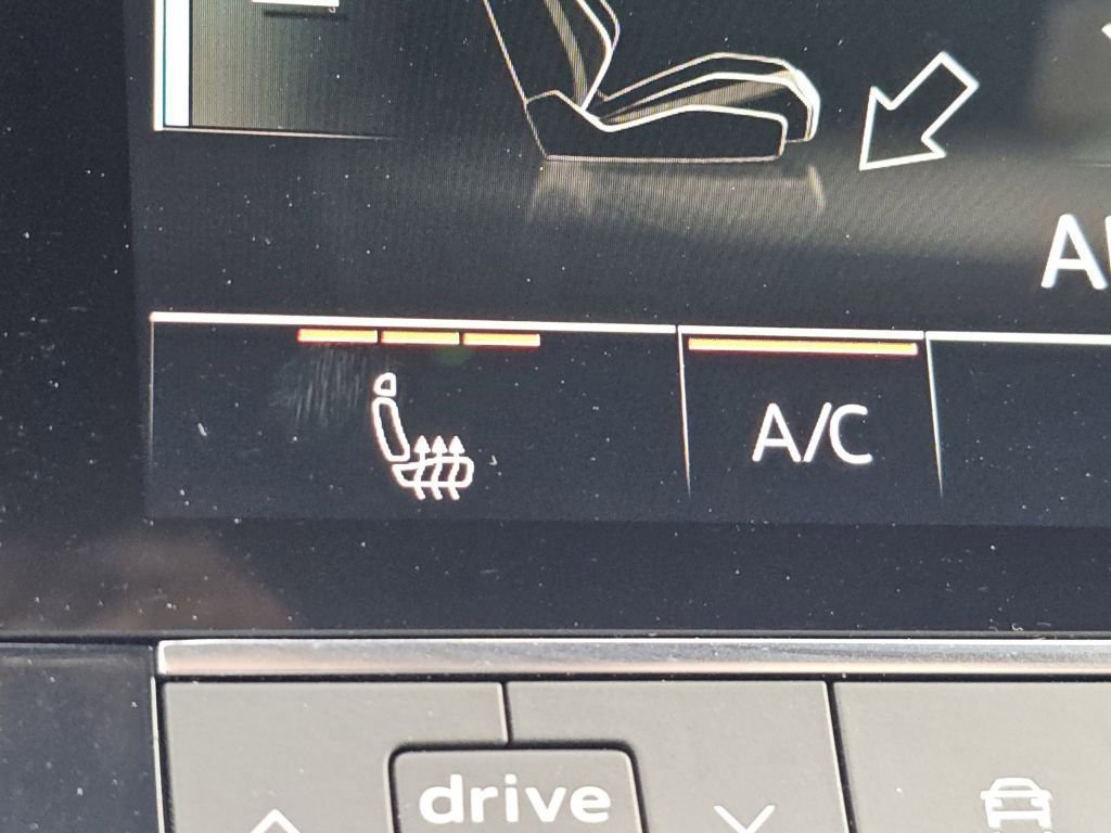 Used 2022 Audi e-tron Premium image 17