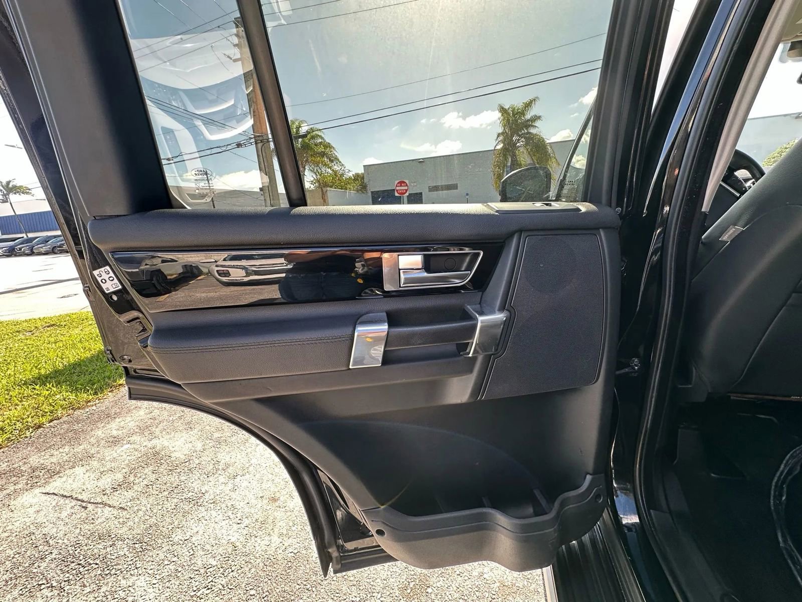 Used 2016 Land Rover LR4 HSE Silver Edition image 21