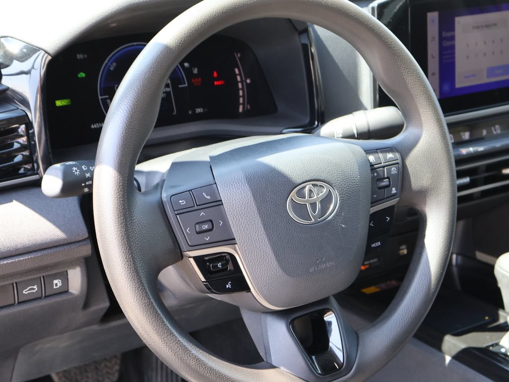 Used 2025 Toyota Camry LE FWD image 23