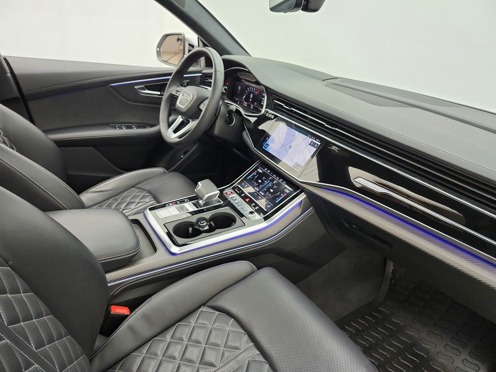 Used 2024 Audi SQ8 Prestige AWD/4WD image 18