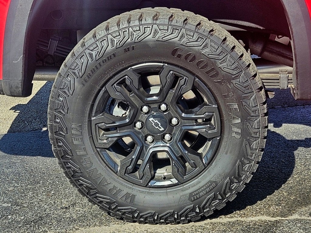 Used 2024 Chevrolet Silverado 1500 ZR2 w/ Technology Package image 5