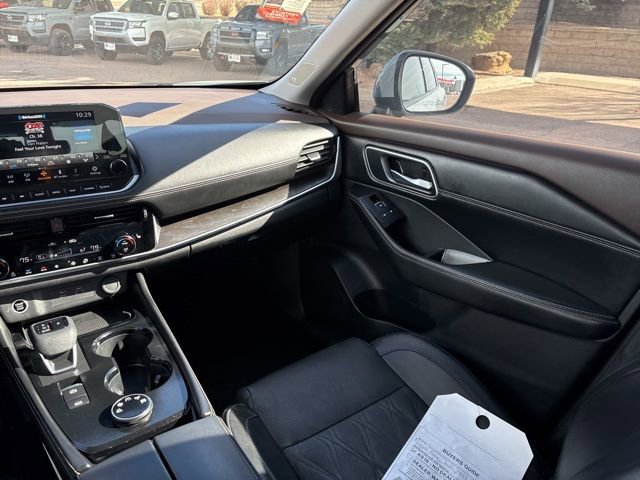 Used 2023 Nissan Rogue Platinum w/ Platinum Premium Package image 29