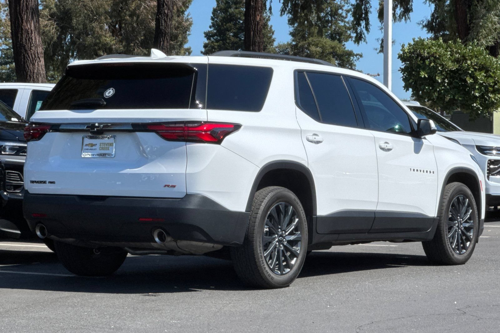 Used 2023 Chevrolet Traverse RS AWD/4WD image 5