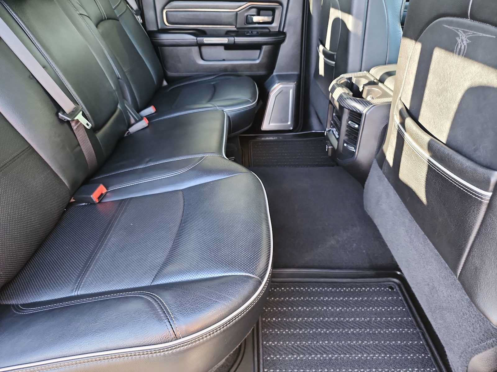 Used 2019 RAM 2500 Limited AWD/4WD image 16