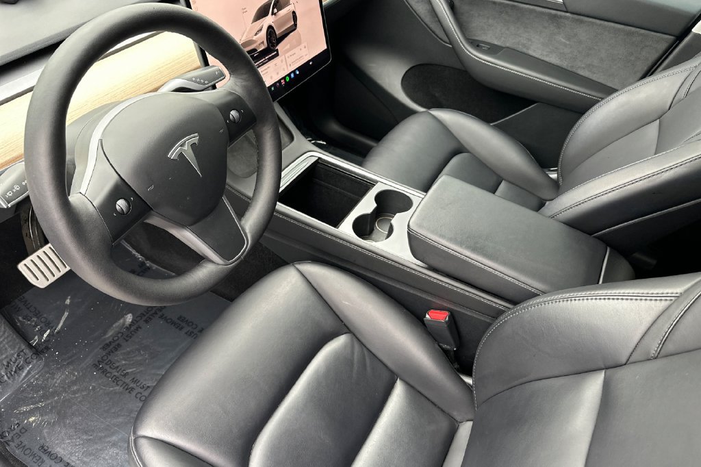 Used 2023 Tesla Model Y Performance AWD/4WD image 9