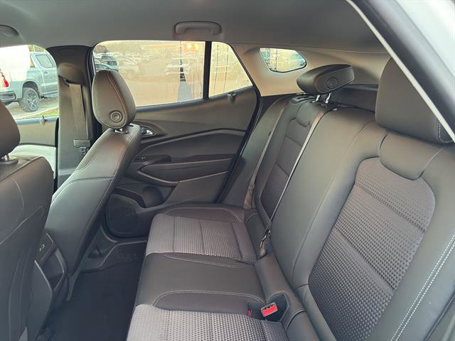 Used 2024 Chevrolet Trax LT image 35
