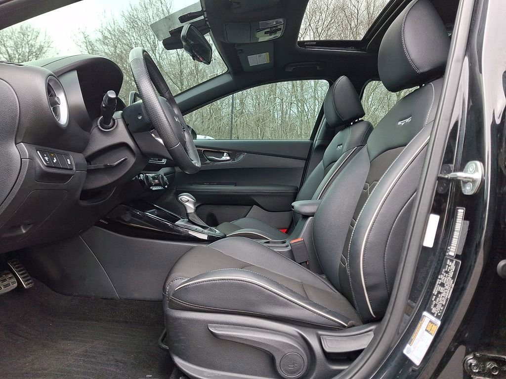 Used 2023 Kia Forte GT-Line w/ GT-Line Premium Package image 13