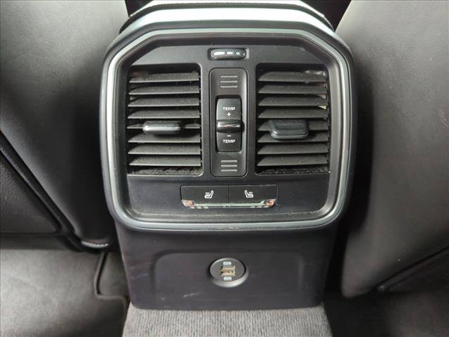 Used 2018 Porsche Macan AWD/4WD image 17