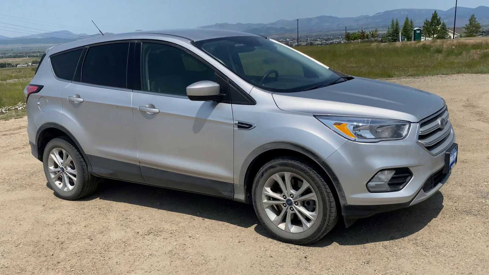 Used 2017 Ford Escape SE image 2