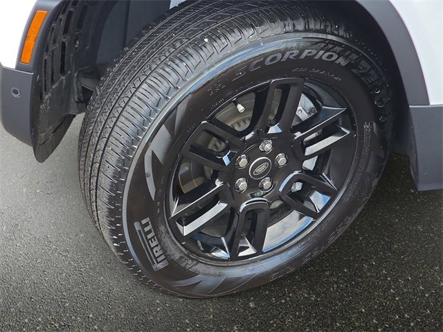 Used 2025 Land Rover Defender 110 S image 33