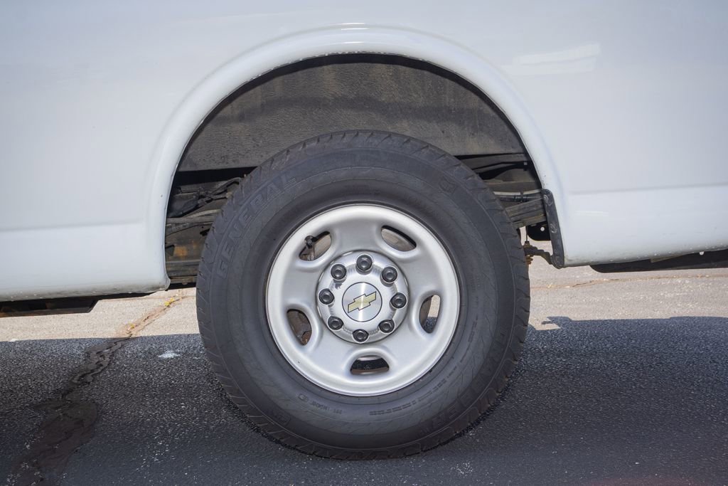 Used 2022 Chevrolet Express 2500 Extended w/ Driver Convenience Package RWD image 9