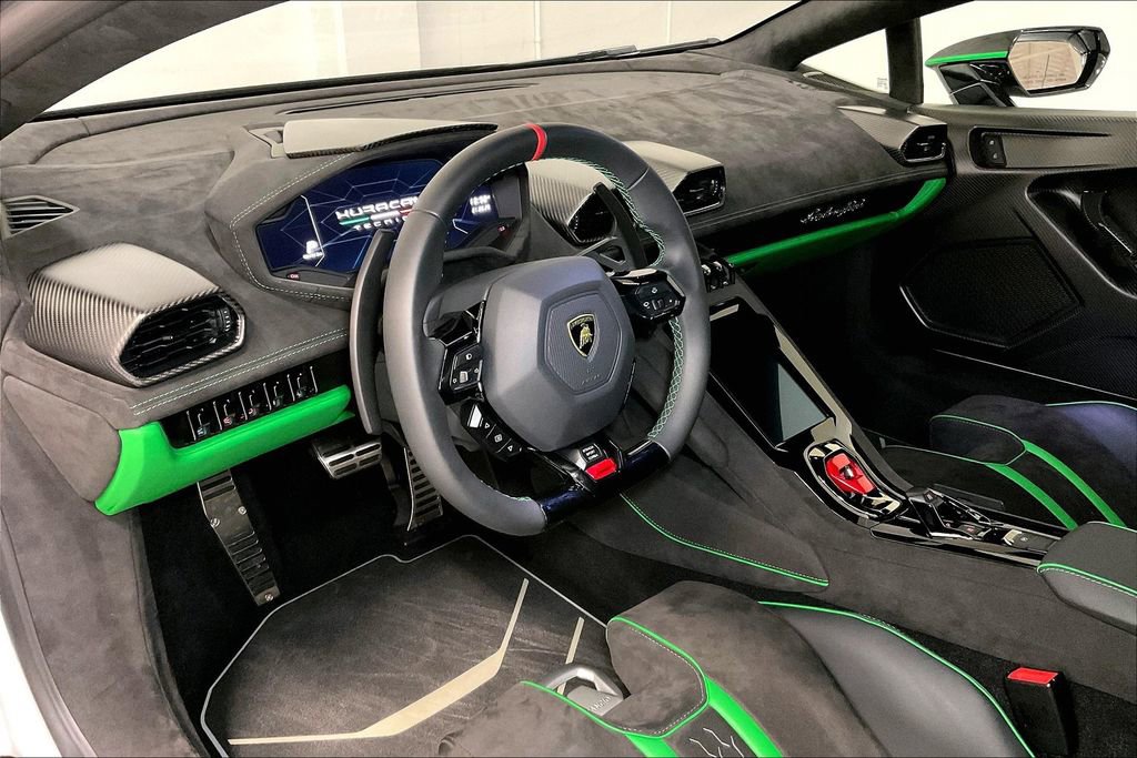 Used 2023 Lamborghini Huracan Tecnica image 7
