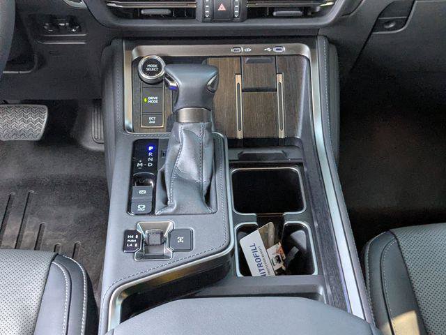 Certified 2024 Lexus GX 550 w/ Accessory Package (Z1) image 21