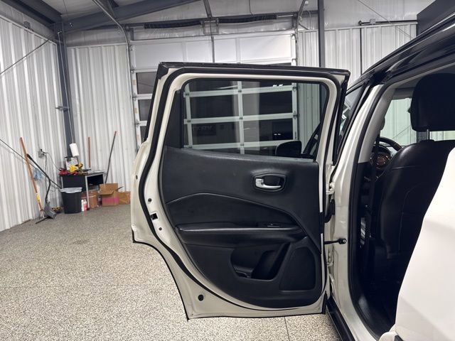 Used 2019 Jeep Compass Altitude image 15