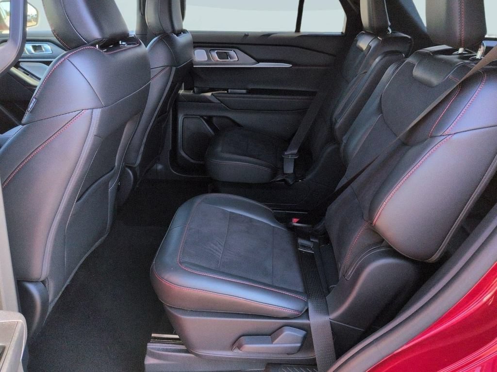Used 2025 Ford Explorer ST AWD/4WD image 25