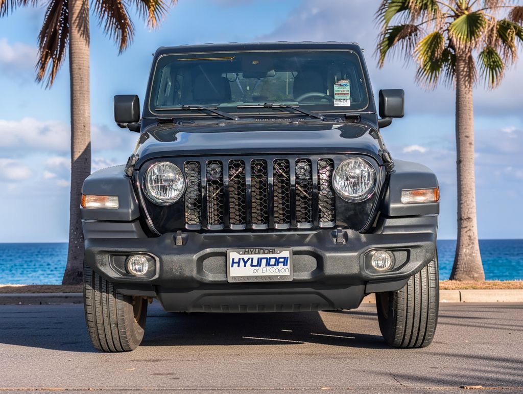 Used 2024 Jeep Wrangler Unlimited Sport AWD/4WD image 3