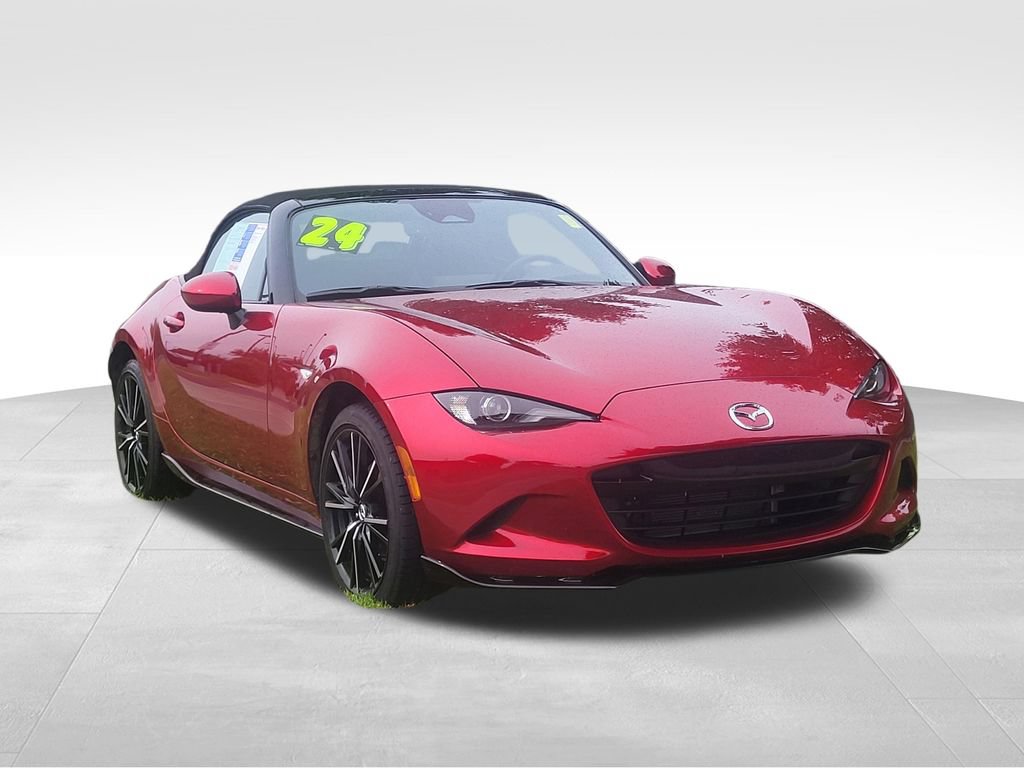 Used 2024 MAZDA MX-5 Miata Grand Touring w/ Appearance Package RWD image 3