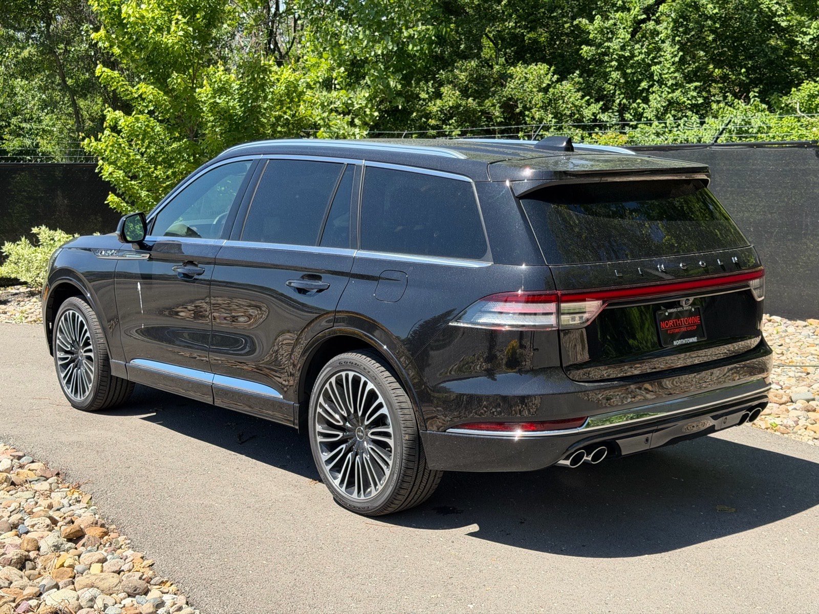 New 2026 Lincoln Aviator Black Label AWD/4WD image 3