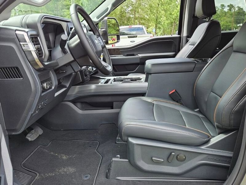 New 2025 Ford F250 Lariat w/ Chrome Package image 5
