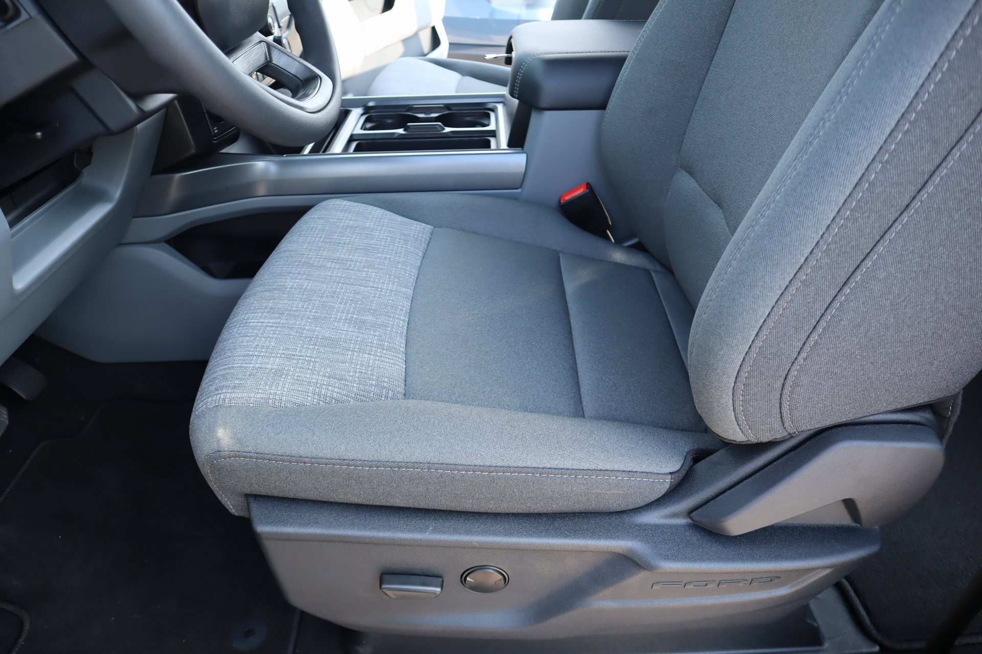 New 2026 Ford F250 XLT w/ XLT Premium Package image 13