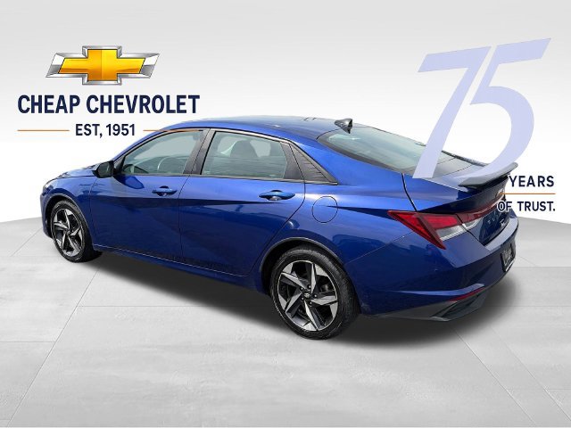 Used 2023 Hyundai Elantra SEL w/ Convenience Package FWD image 3